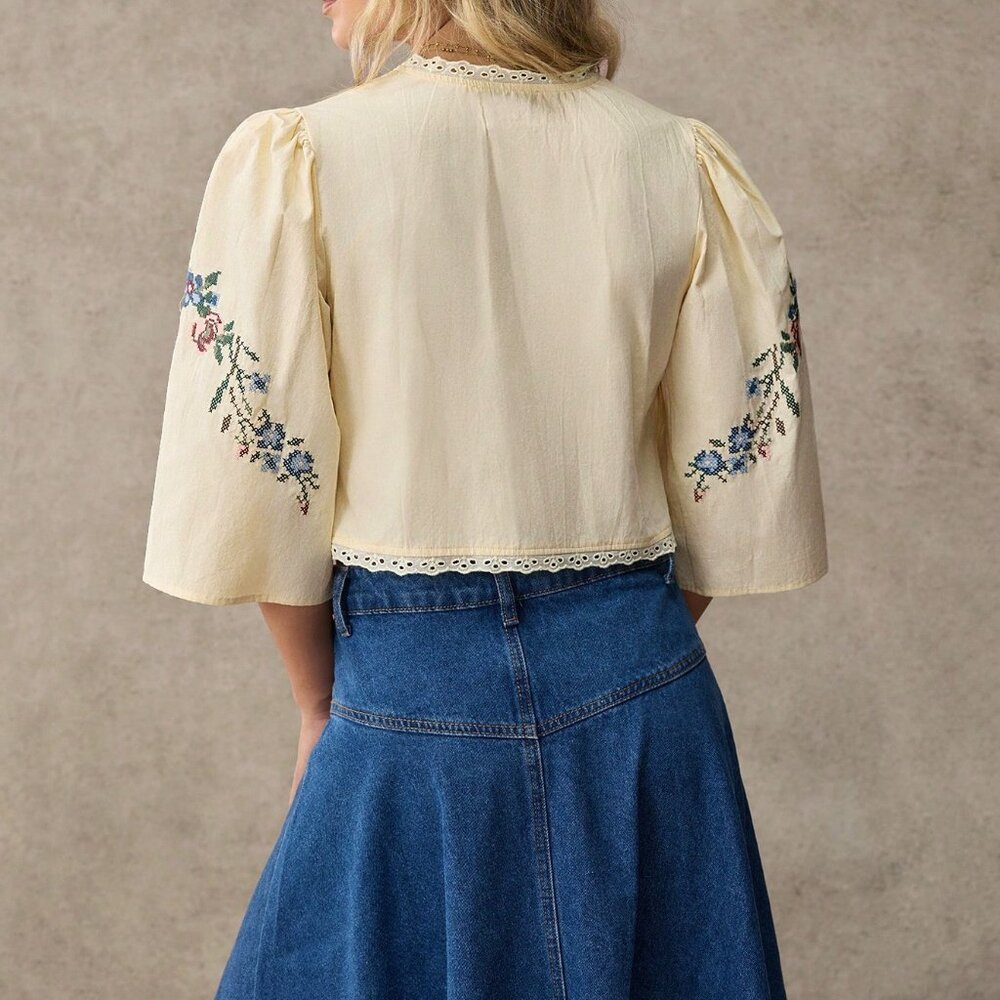 Yellow Casual Women's V-Neck Tie Front 3/4 Sleeve Floral Embroidered Crop Top - Picture 2 of 6